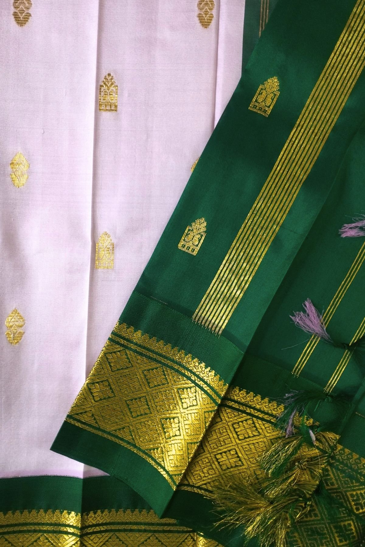 Lavender with Forest Green Border Thirubuvanam Silk Saree