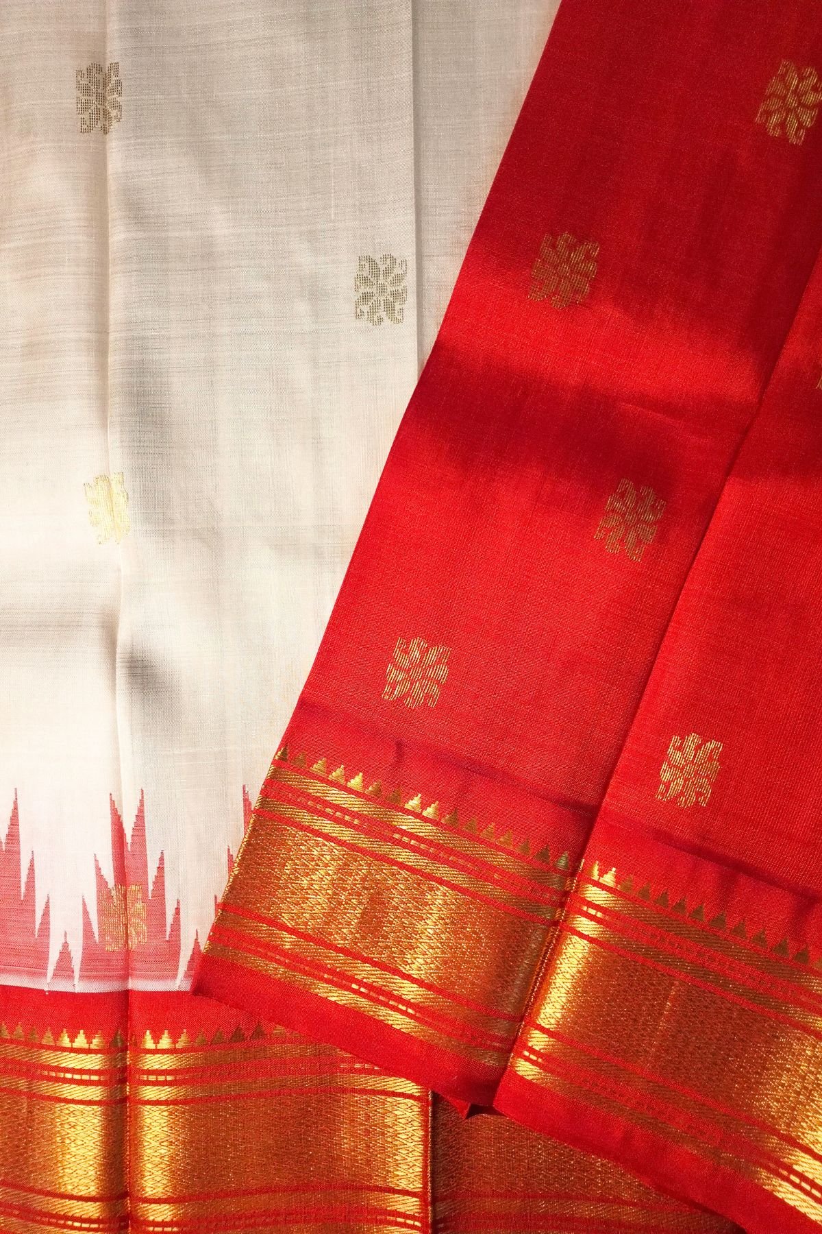 Off White With Red border Thirubuvanam Handloom Silk Saree