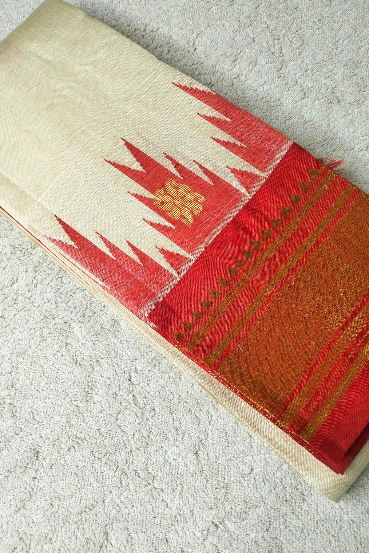 Off white and Red Border silk saree with Thazhampu border