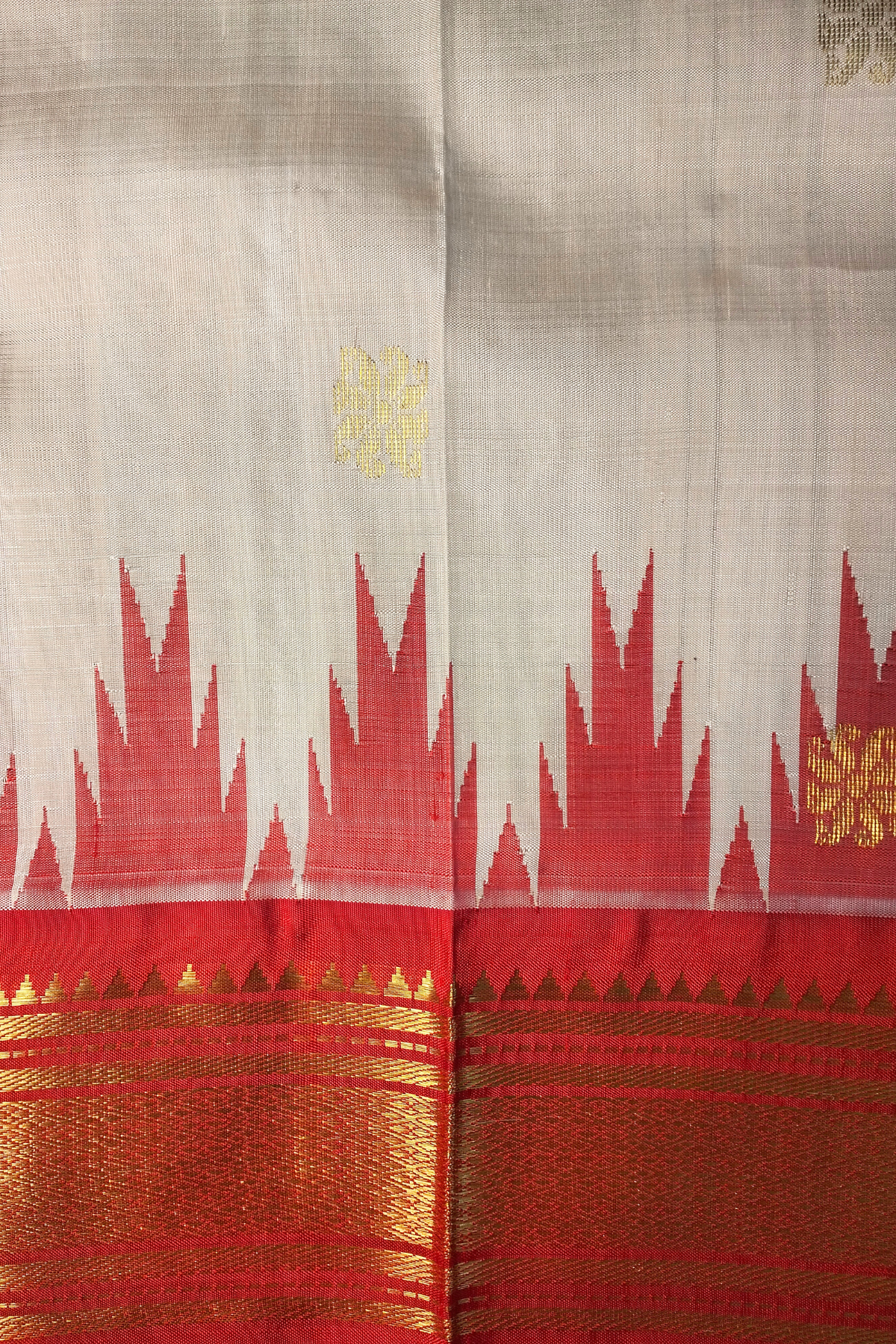 Off white pure silk saree with Temple Thazhampu border