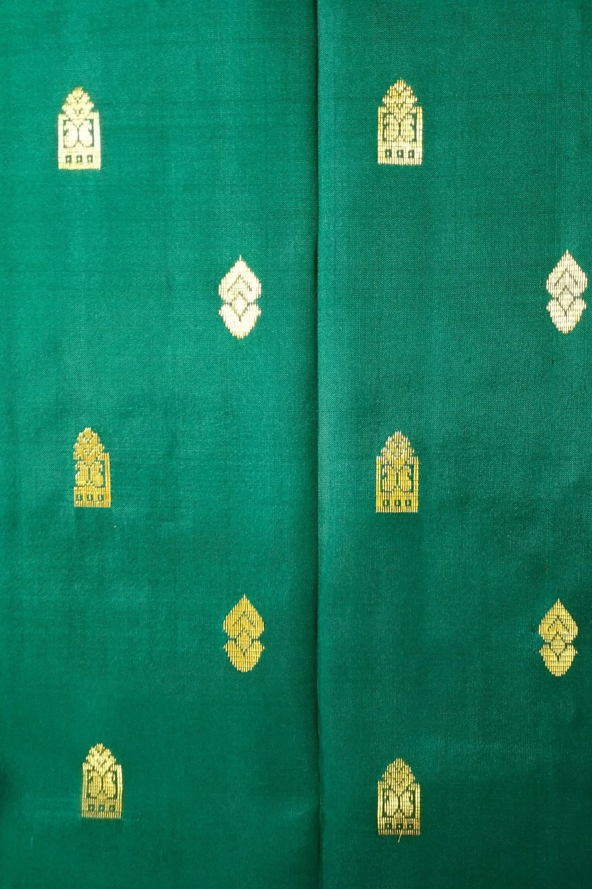 Temple & Peacock Motifs Thirubuvan silk saree