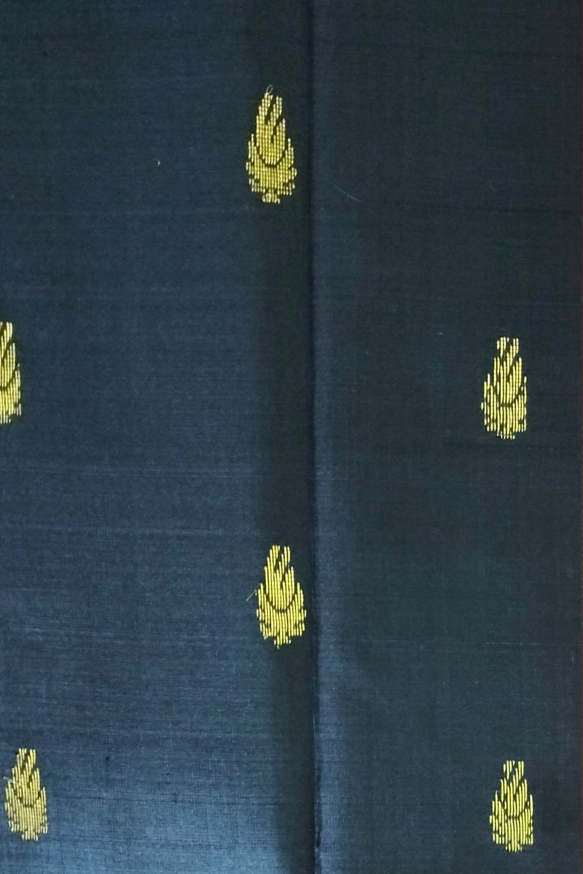 black thirubuvanam pattu saree