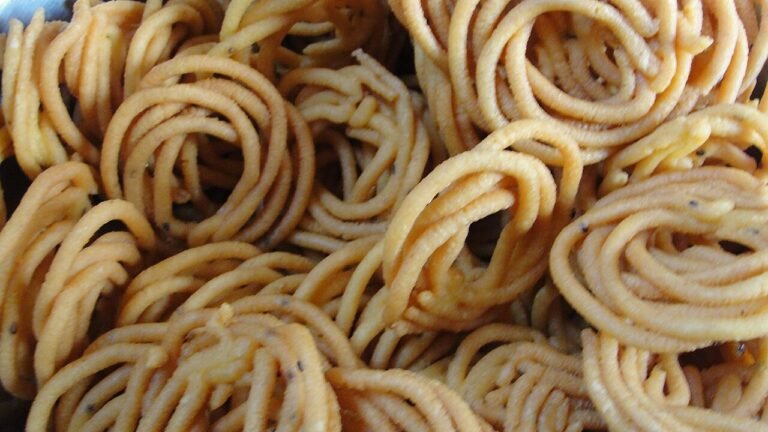 Crisp murukku, the most common Deepavali bakshanam in Tamil homes